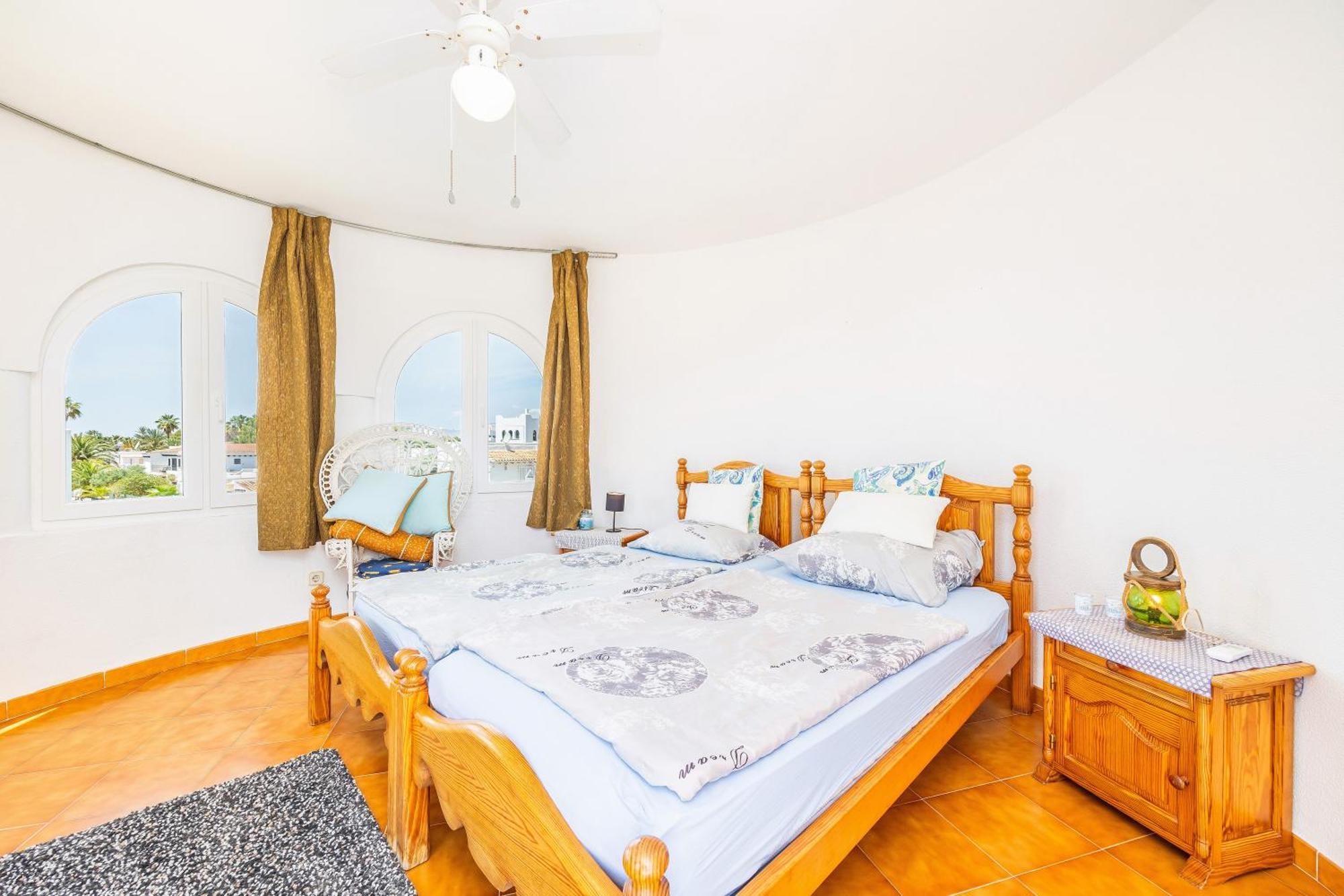 Villa Malik Mit Meerblick Und Pool Кала де Ор Экстерьер фото
